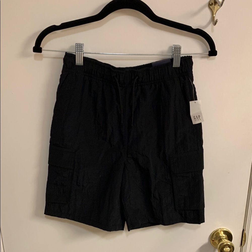 NWT GAP boys Large Black Cargo Swim Shorts